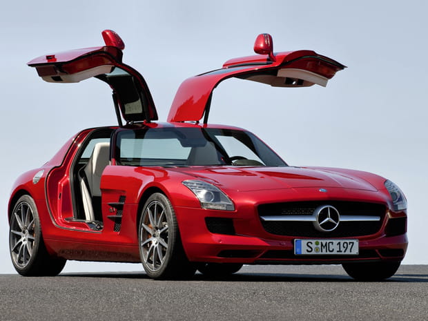 Mercedes-Benz SLS AMG