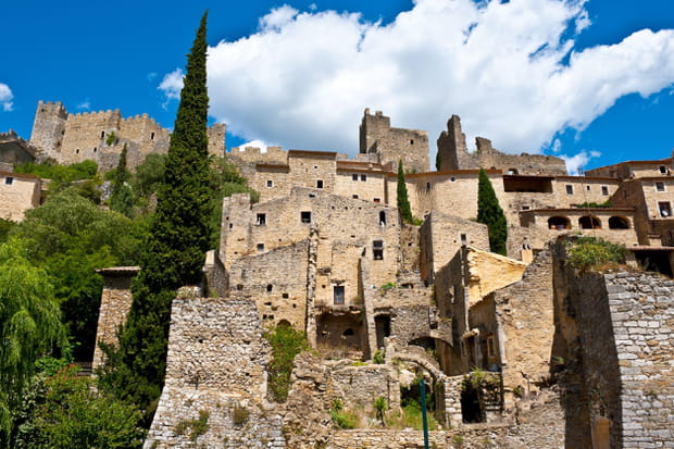 Saint-Montan, son château et ses remparts