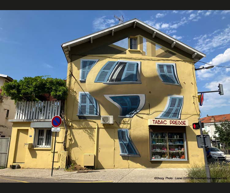 &Agrave; Grenoble, un immeuble se tord comme un reflet dans un miroir