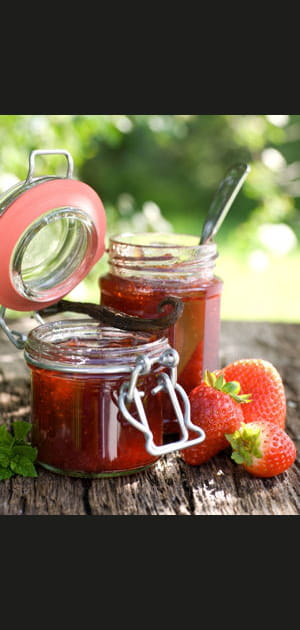 De la confiture de fraises pour attirer les gu&ecirc;pes et frelons