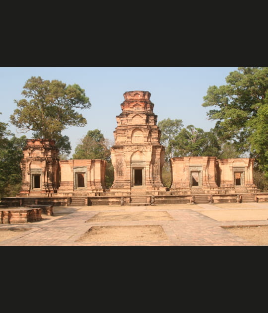 Prasat Kravan et ses cinq tours en brique