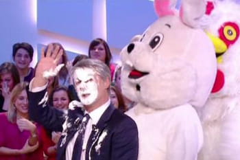 Antoine de Caunes pète un plomb face à Carla Bruni