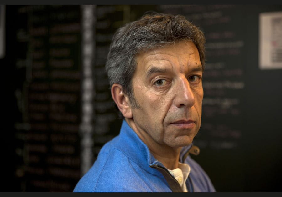 Michel Cymes : rep&eacute;r&eacute; dans le Sahara !