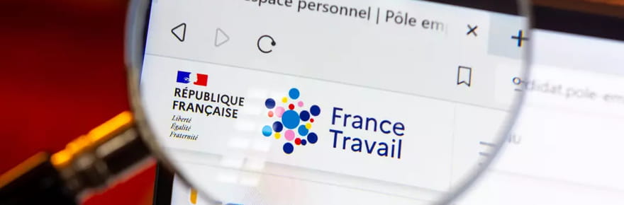 Elle fait 5&nbsp;ans d'&eacute;tudes dans la banque, France Travail lui propose un job ingrat qui indigne sa famille