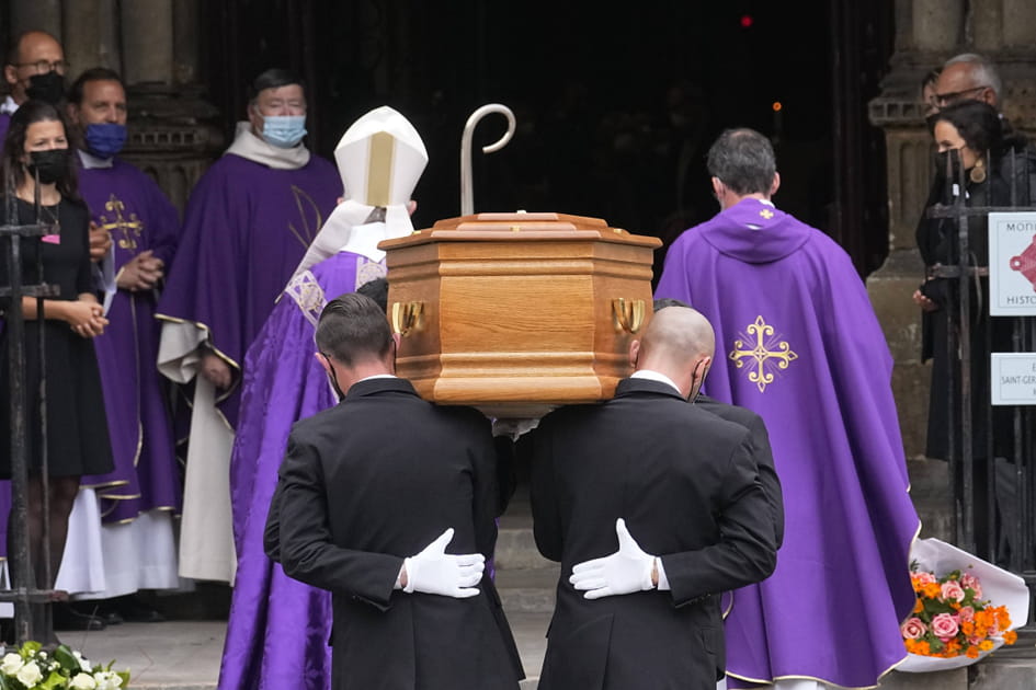 Marche fun&egrave;bre vers l'&eacute;glise