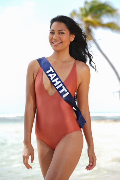 Miss Tahiti (Herenui Tuheiava) en maillot de bain
