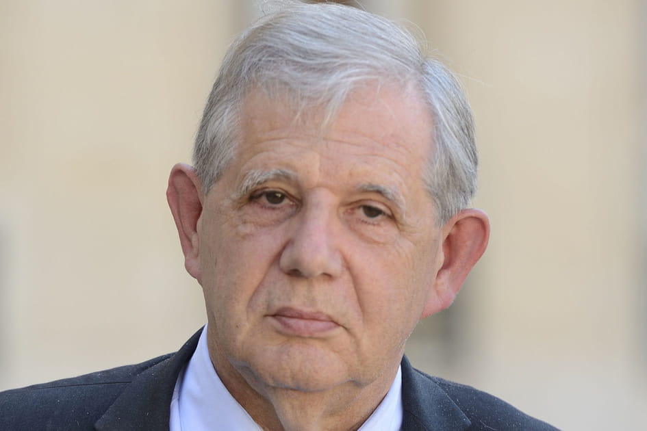 Jacques M&eacute;zard,  ministre de l'Agriculture et de l'Alimentation