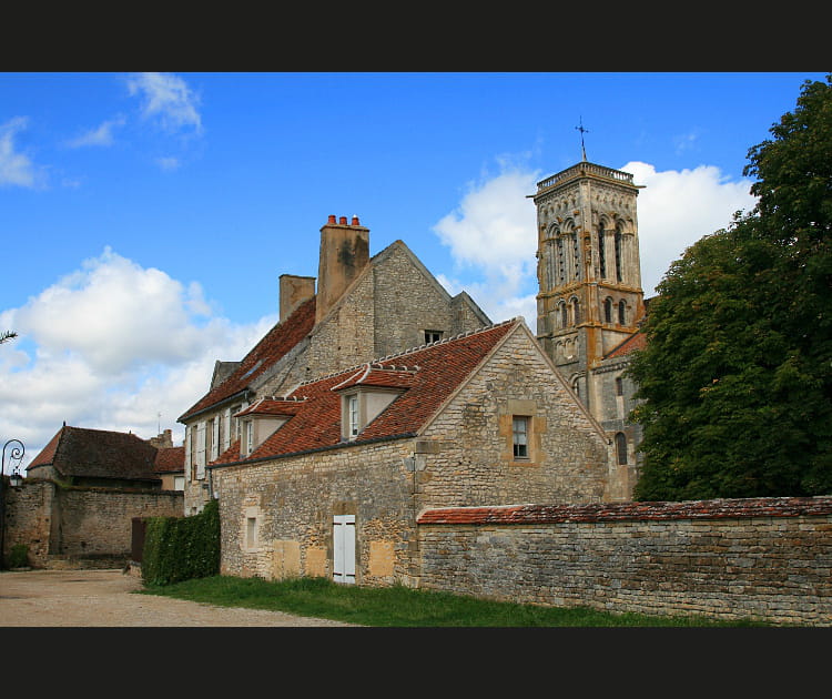 V&eacute;zelay, haut lieu de p&egrave;lerinage vers Saint-Jacques de Compostelle