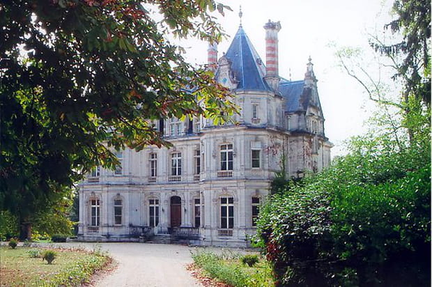 Un château dans un écrin de verdure