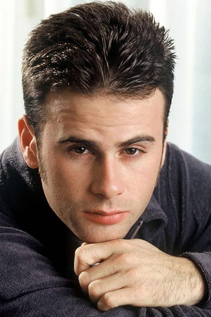 Jamie Walters (Ray)