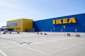 Dites adieu &agrave; la table de chevet&nbsp;: cette invention d'IKEA lib&egrave;re de l'espace dans la chambre (et cela ne co&ucirc;te que 5&nbsp;euros)