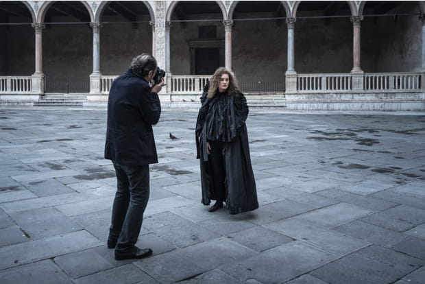 Stella Roversi dans le Calendrier Pirelli 2020