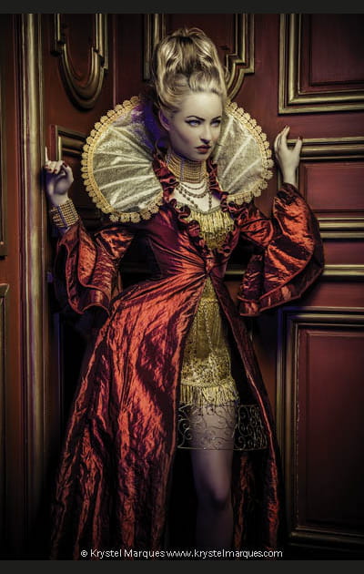 Mounya De la Villardi&egrave;re, humoriste sexy