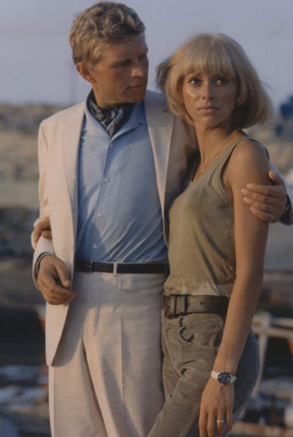 Mireille Darc devient la Grande Sauterelle