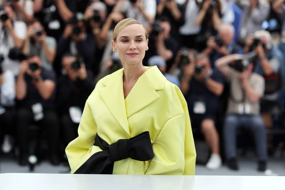 Diane Kruger en robe kimono toute jaune, &ccedil;a en jette
