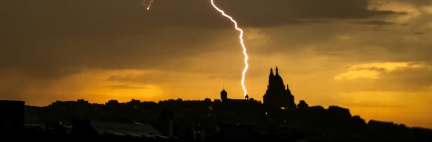 Orages: deux morts et 17&nbsp;bless&eacute;s, selon la S&eacute;curit&eacute; civile