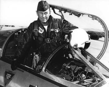 Décès du pilote américain Chuck Yeager, légende de l'aviation