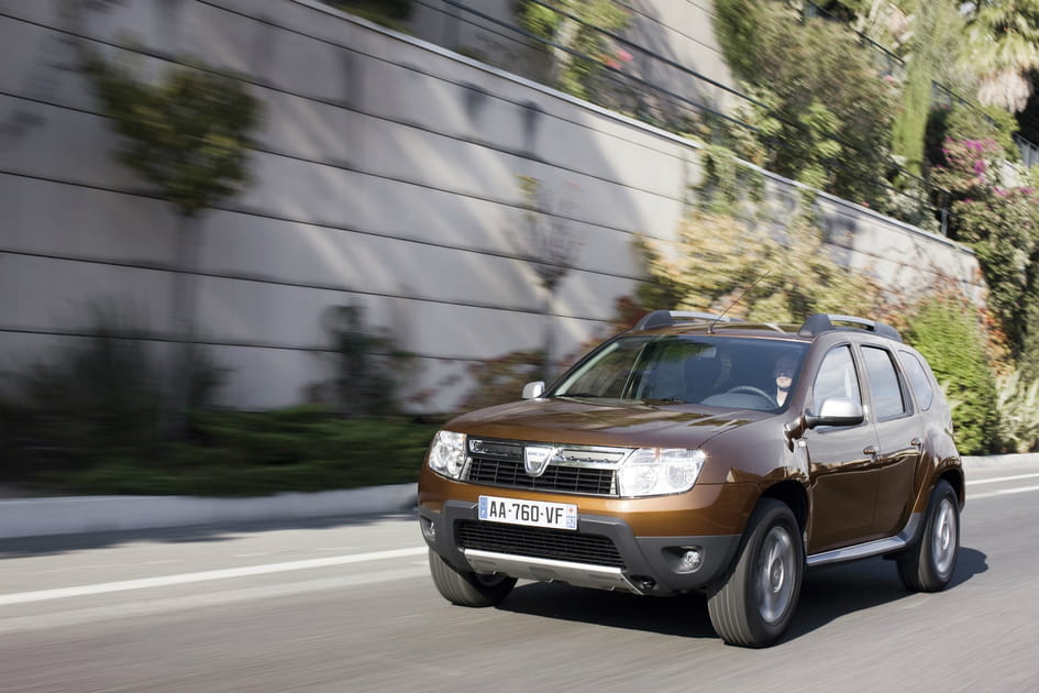 1er des SUV : Dacia Duster : 388 euros