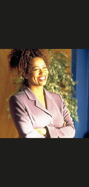 Lisa Nicole Carson - Ren&eacute;e Raddick