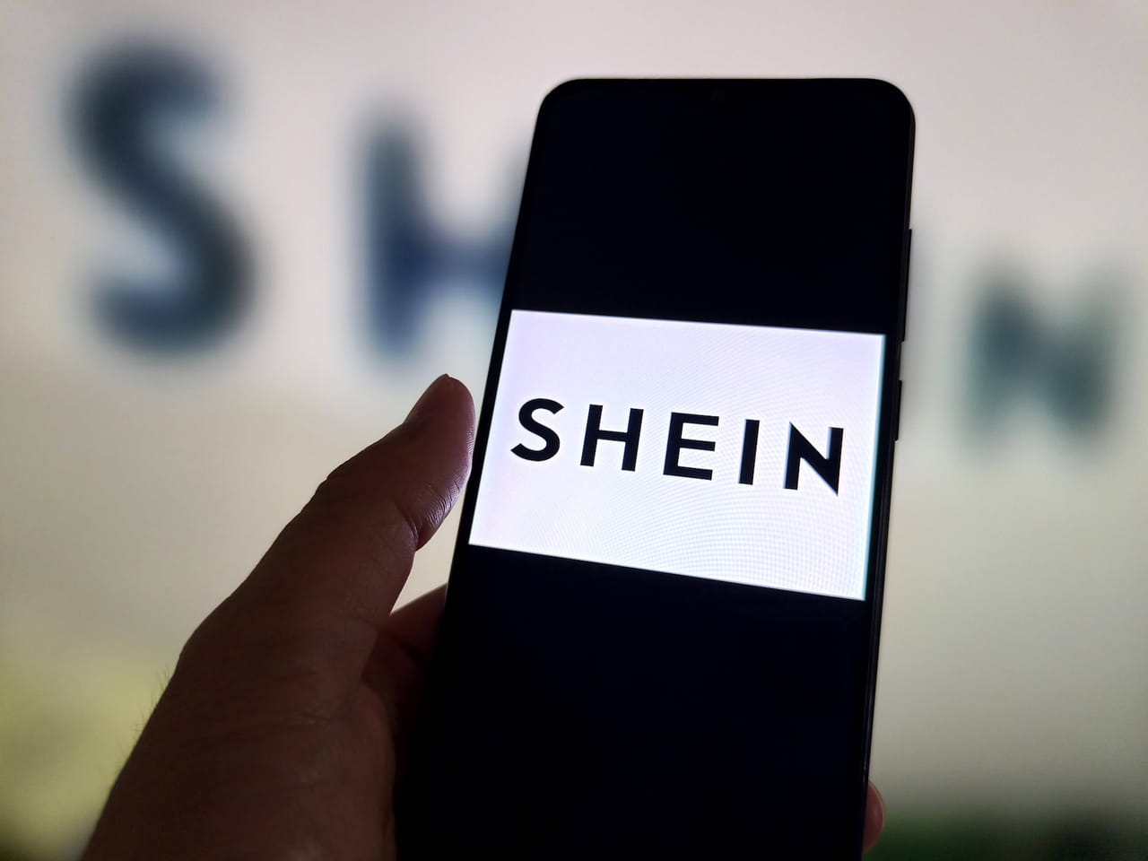 PoupÃ©e sexuelle vendue sur SheinÂ : un modÃ¨le "enfant" en ligne, le site risque gros