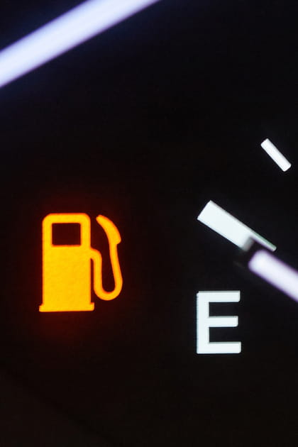 Le voyant de la r&eacute;serve de carburant
