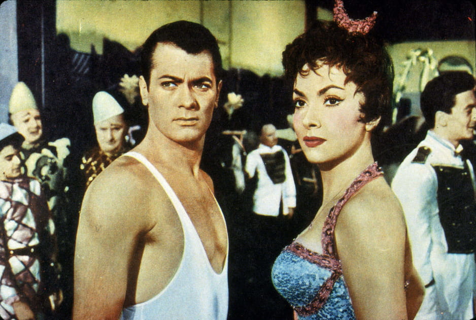 Gina Lollobrigida gymnaste dans Trap&egrave;ze