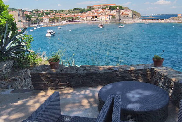Hôtel Les Caranques, les chambres ouvertes sur le bleu de la Méditerranée