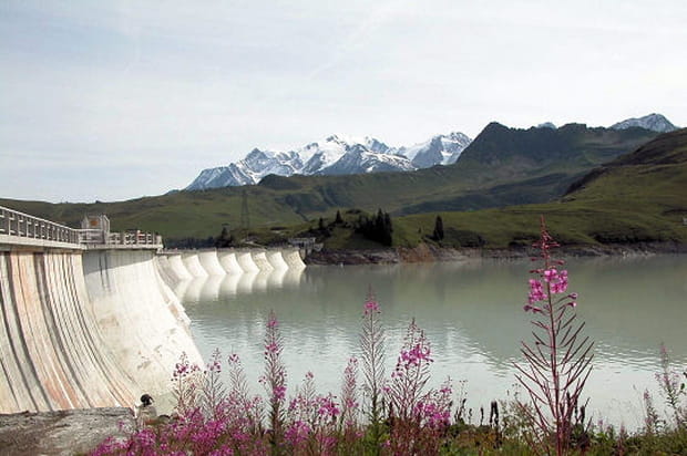 Le barrage de la Girotte