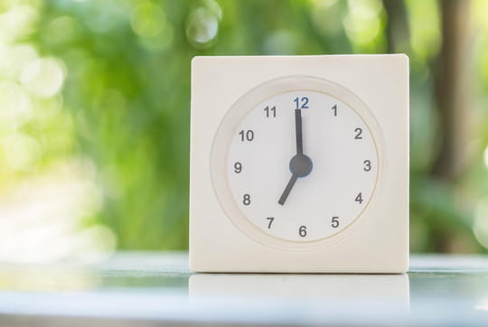 Changement d'heure : le passage à l'heure d'hiver 2025 est imminent ! Voici tout ce qu'il faut savoir pour être prêt