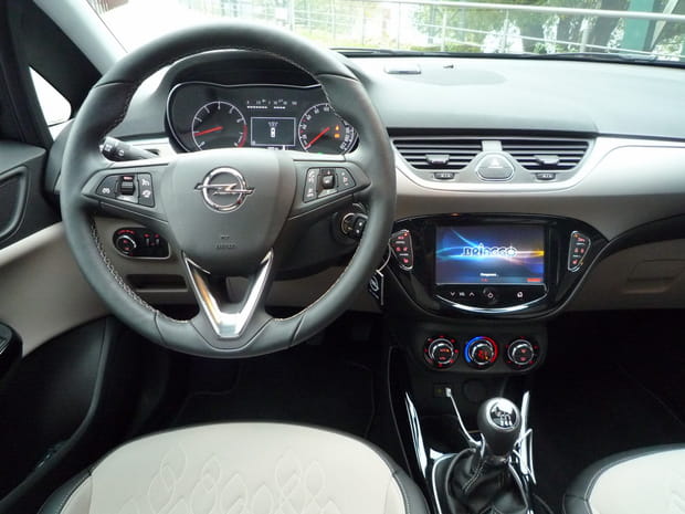 Le smartphone au coeur du système multimédia