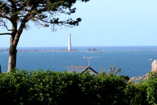 Le phare des Héaux sur l'île de Bréhat