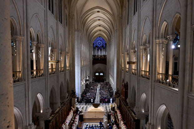 Des messes à Noël dans la cathédrale Notre-Dame de Paris
