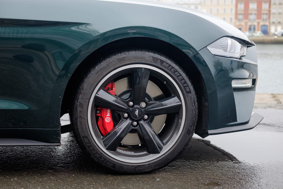 Des freins Brembo 6&nbsp;pistons pour arr&ecirc;ter la Bullitt