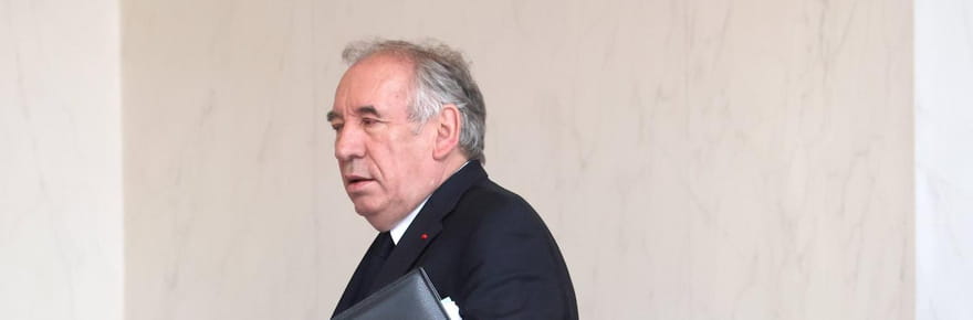 Vote de confiance&nbsp;: apr&egrave;s avoir essuy&eacute; plusieurs critiques, Fran&ccedil;ois Bayrou s'exprimera dimanche &agrave; 18&nbsp;heures