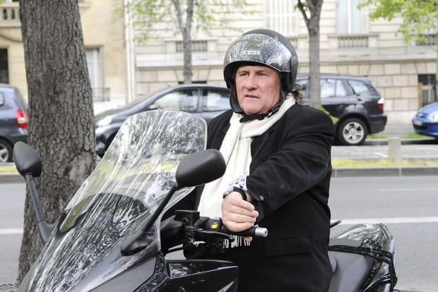 Alcoolisé, Gérard Depardieu chute de son scooter