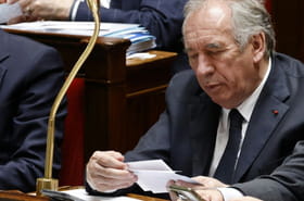 Elections l&eacute;gislatives &agrave; la proportionnelle: Bayrou consulte, Le Pen pr&ecirc;te &agrave; bouger