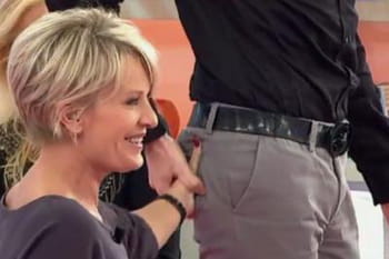 La main baladeuse de Sophie Davant