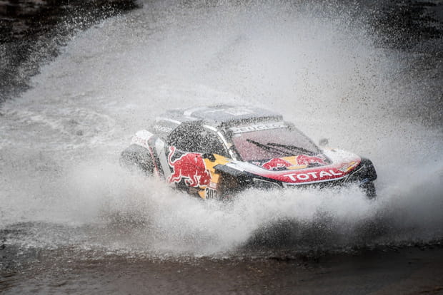Sainz sort la tête de l'eau