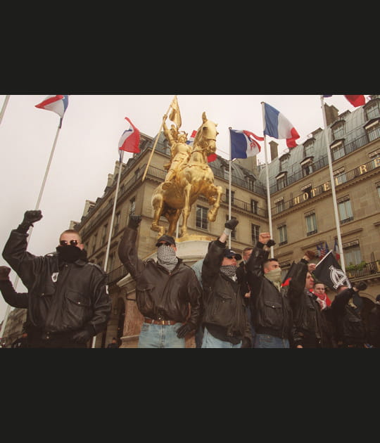 Le GUD aux c&ocirc;t&eacute;s de Jean-Marie Le Pen
