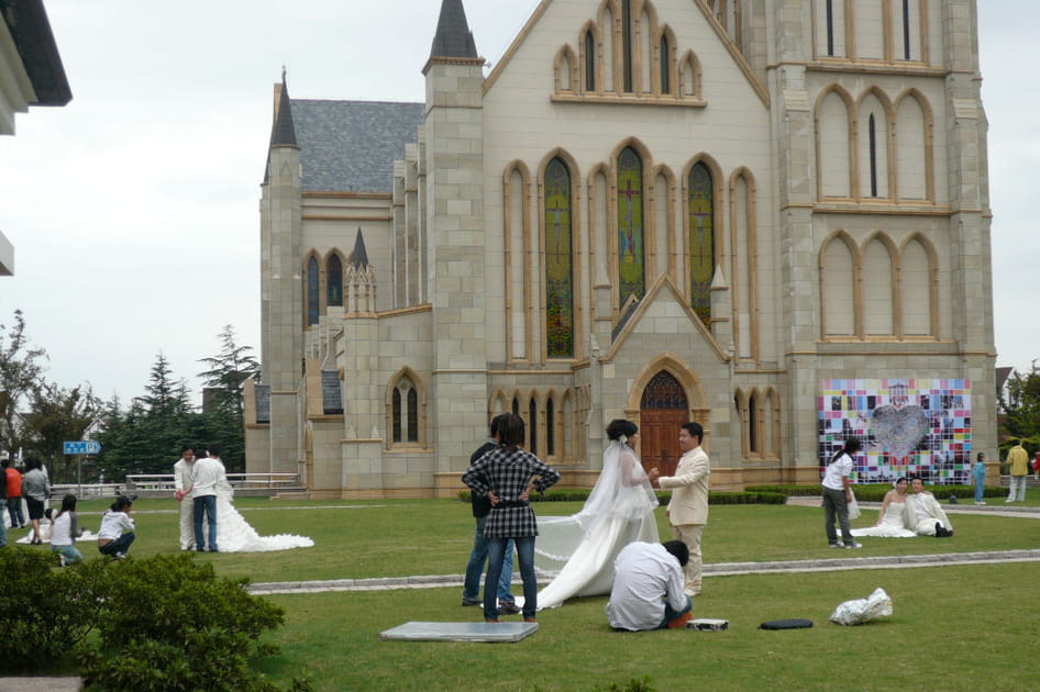 Eglise anglicane pour mariages hupp&eacute;s