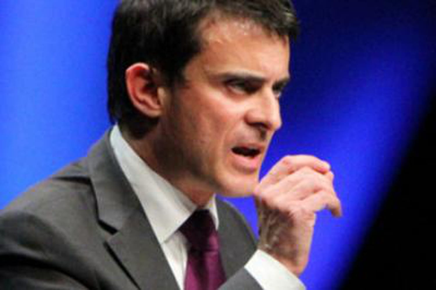 Manuel Valls : il fait pleurer une ministre devant ses collègues