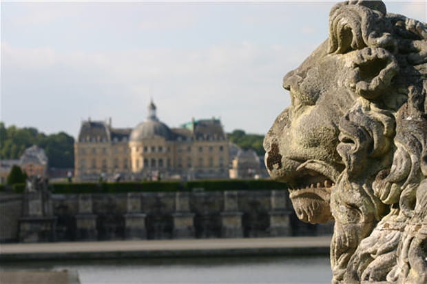 Le lion veille sur le domaine
