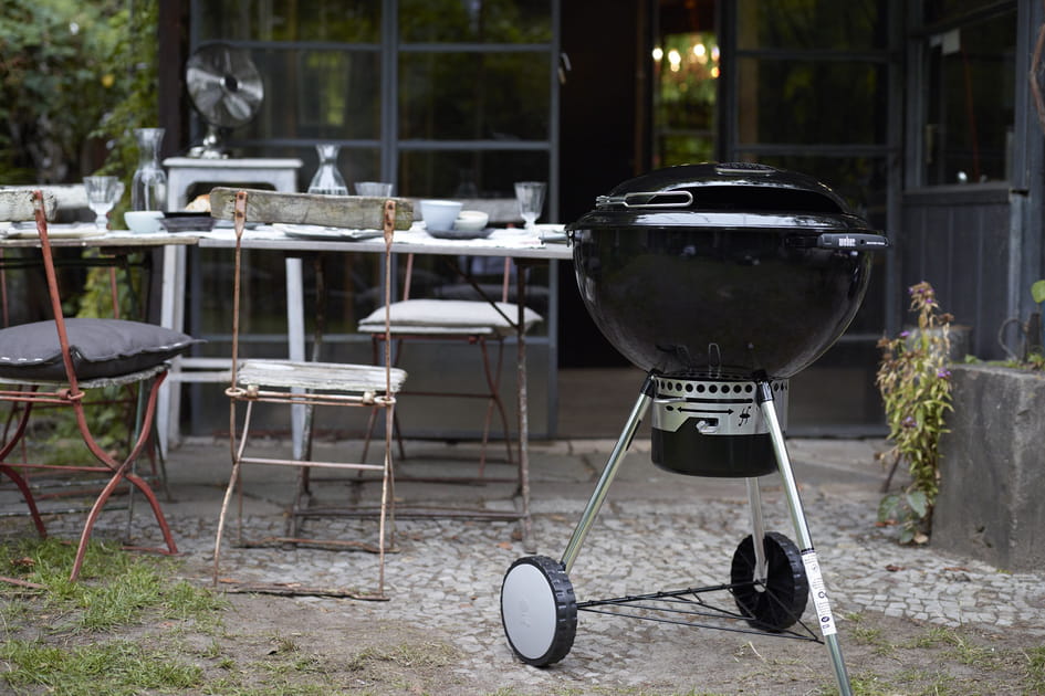 Le barbecue &agrave; charbon Master-Touch de Weber