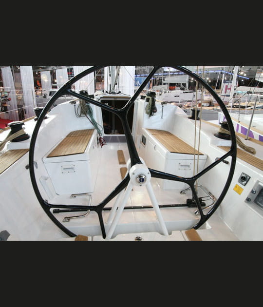 B&eacute;n&eacute;teau First 40