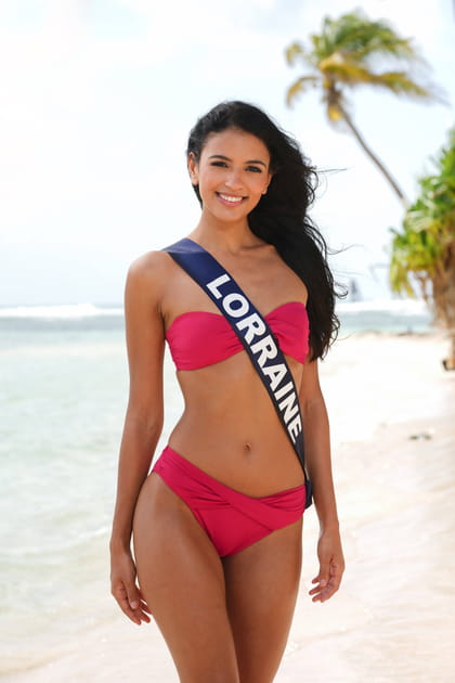 Miss Lorraine (Sarah Aoutar) en maillot de bain