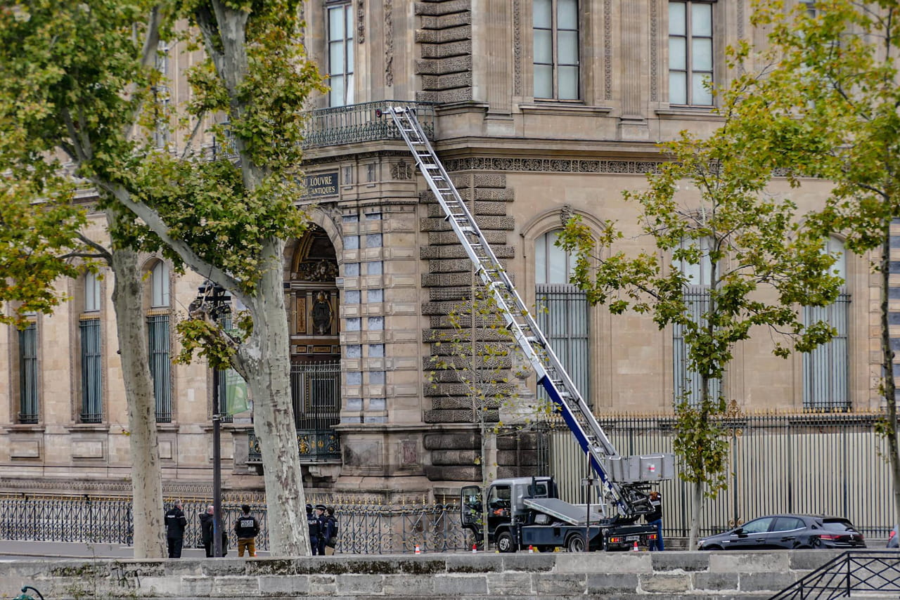 Cambriolage au LouvreÂ : une faillite du systÃ¨me de sÃ©curitÃ©Â ? Ce rapport qui accable...
