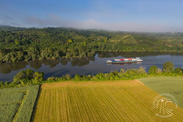 Le batelier, l'homme du fleuve