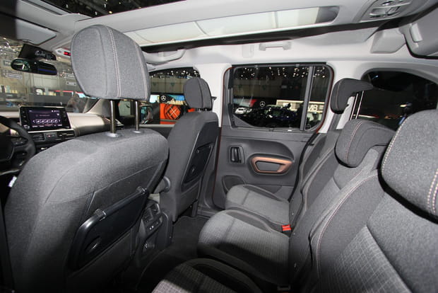 L'arrière du Peugeot Rifter