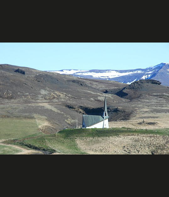 Une &eacute;glise dans la montagne