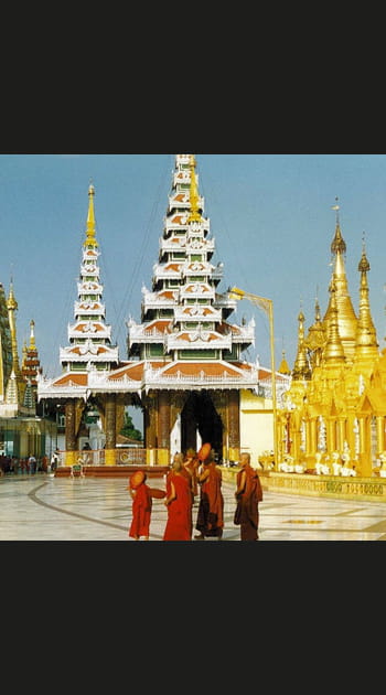 Au Myanmar, le Shwedagon de Yangoon